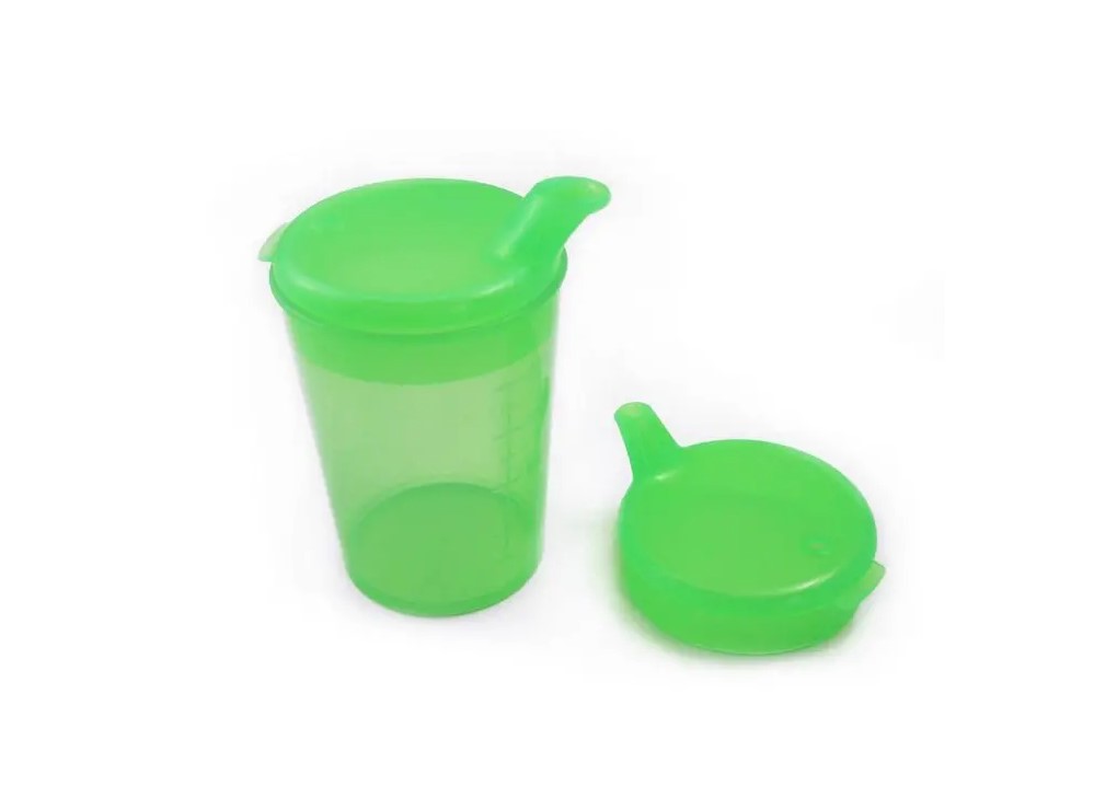 Tazza da 250 ml con coperchio per i pazienti